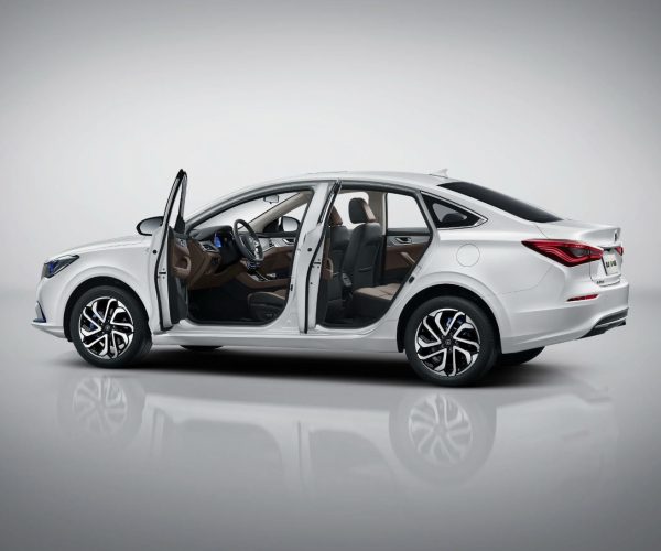 Купить электрокар CHANGAN EADO EV460 в Минске